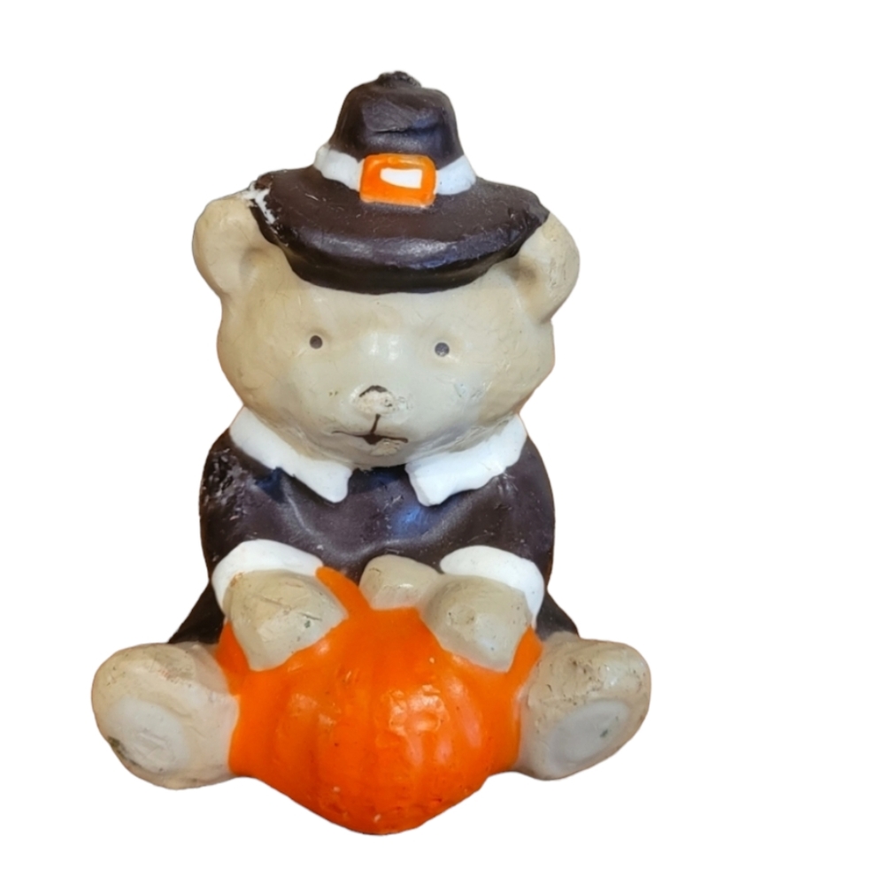 Vintage Thanksgiving pilgrim bear candle